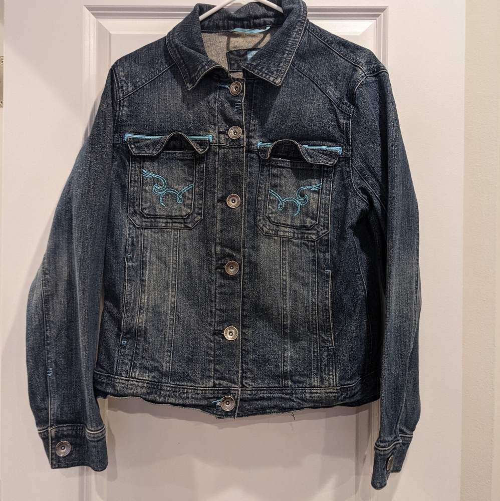 Button down denim jacket with collar